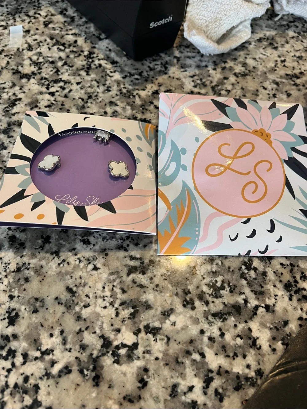 Lily sky karma  Elephant Necklace & White Clover Stud Earrings Set